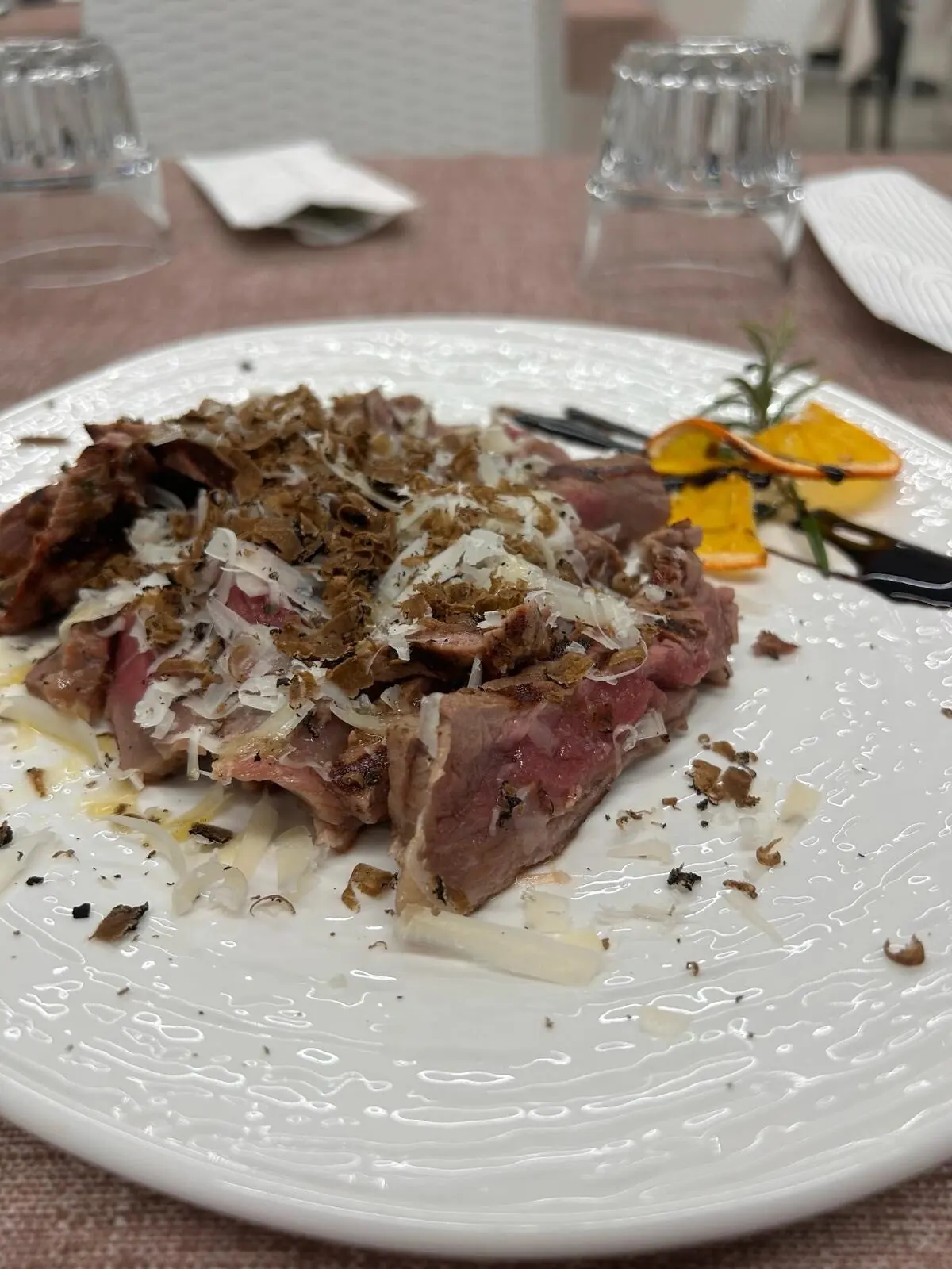 Tagliata di manzo al tartufo